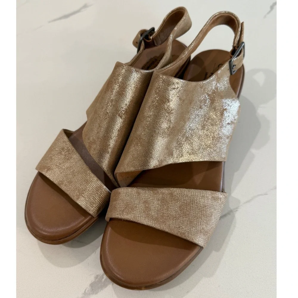 Comfortiva Pillowtop Nelma Gold Metallic Leather Slingback Sandals‎ Women's 10M